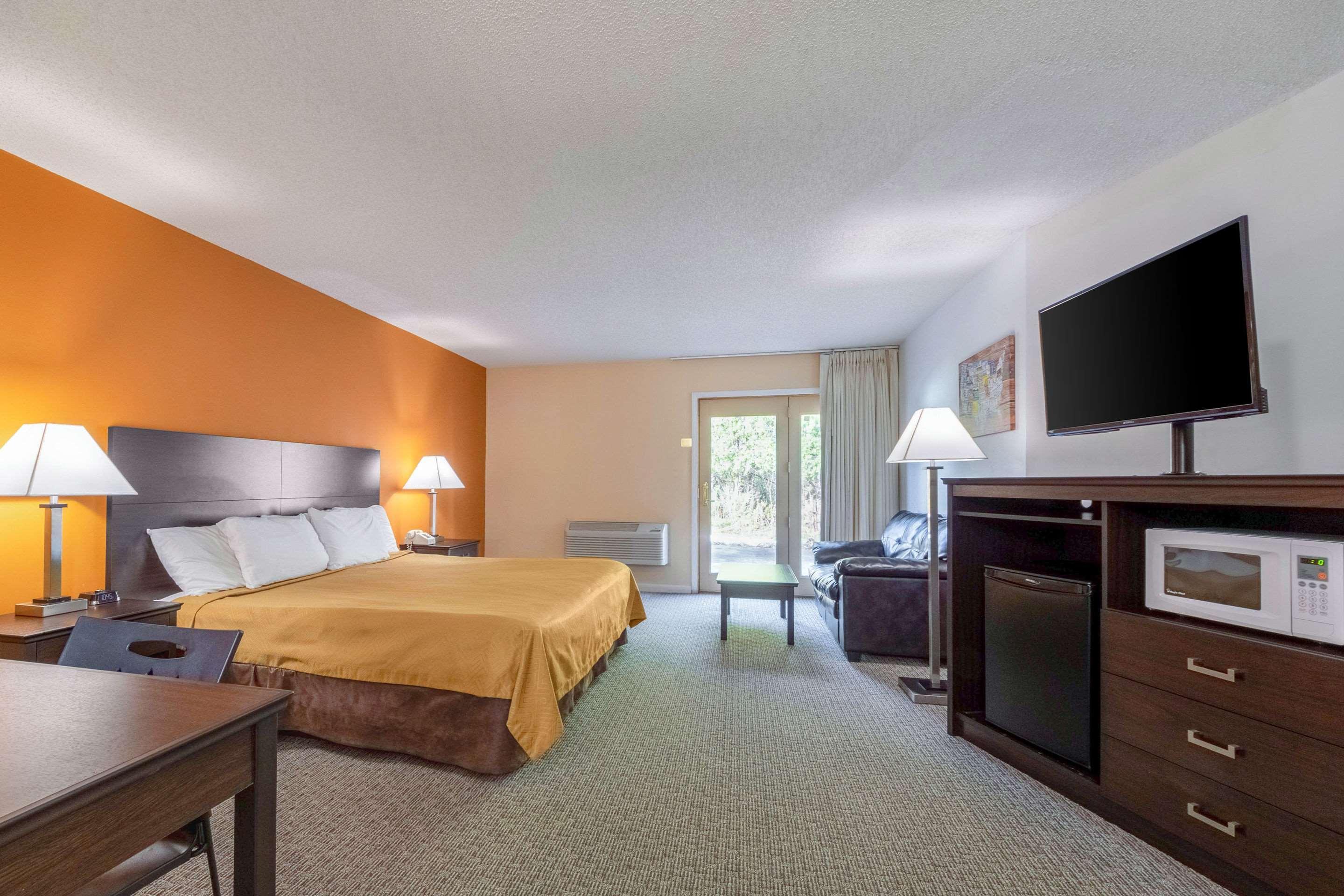 Econo Lodge Lakeshore Manistique Eksteriør billede