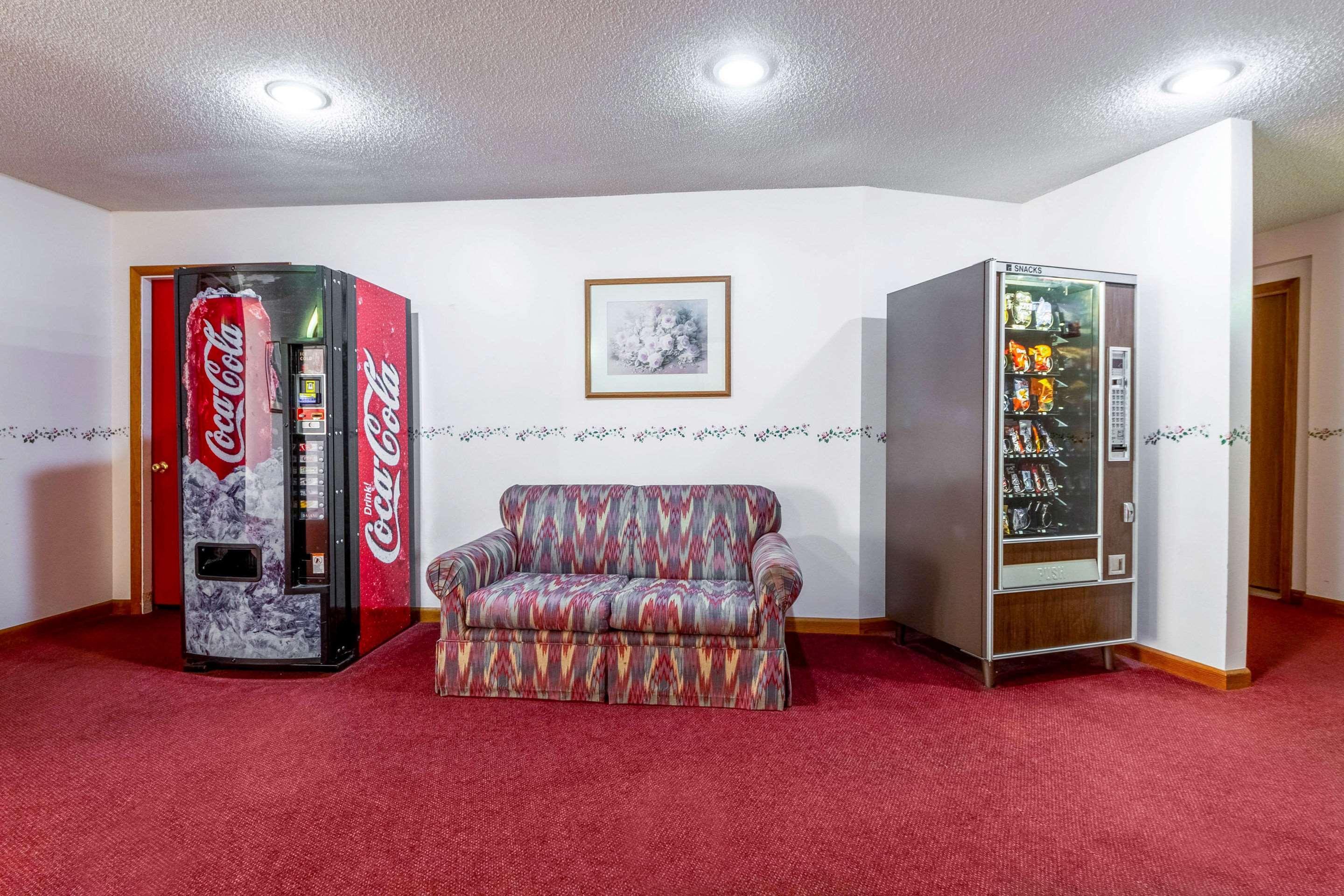 Econo Lodge Lakeshore Manistique Eksteriør billede