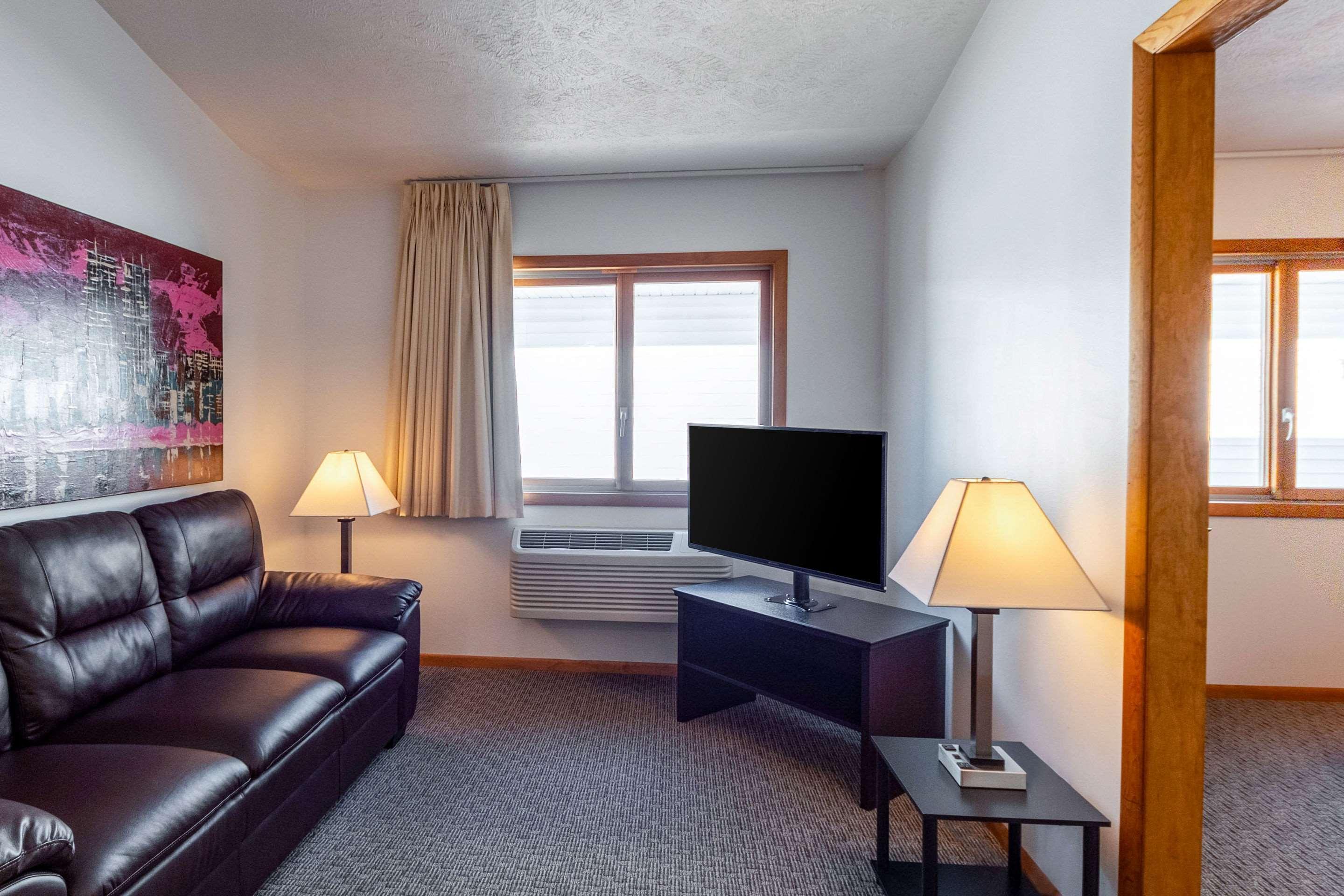 Econo Lodge Lakeshore Manistique Eksteriør billede