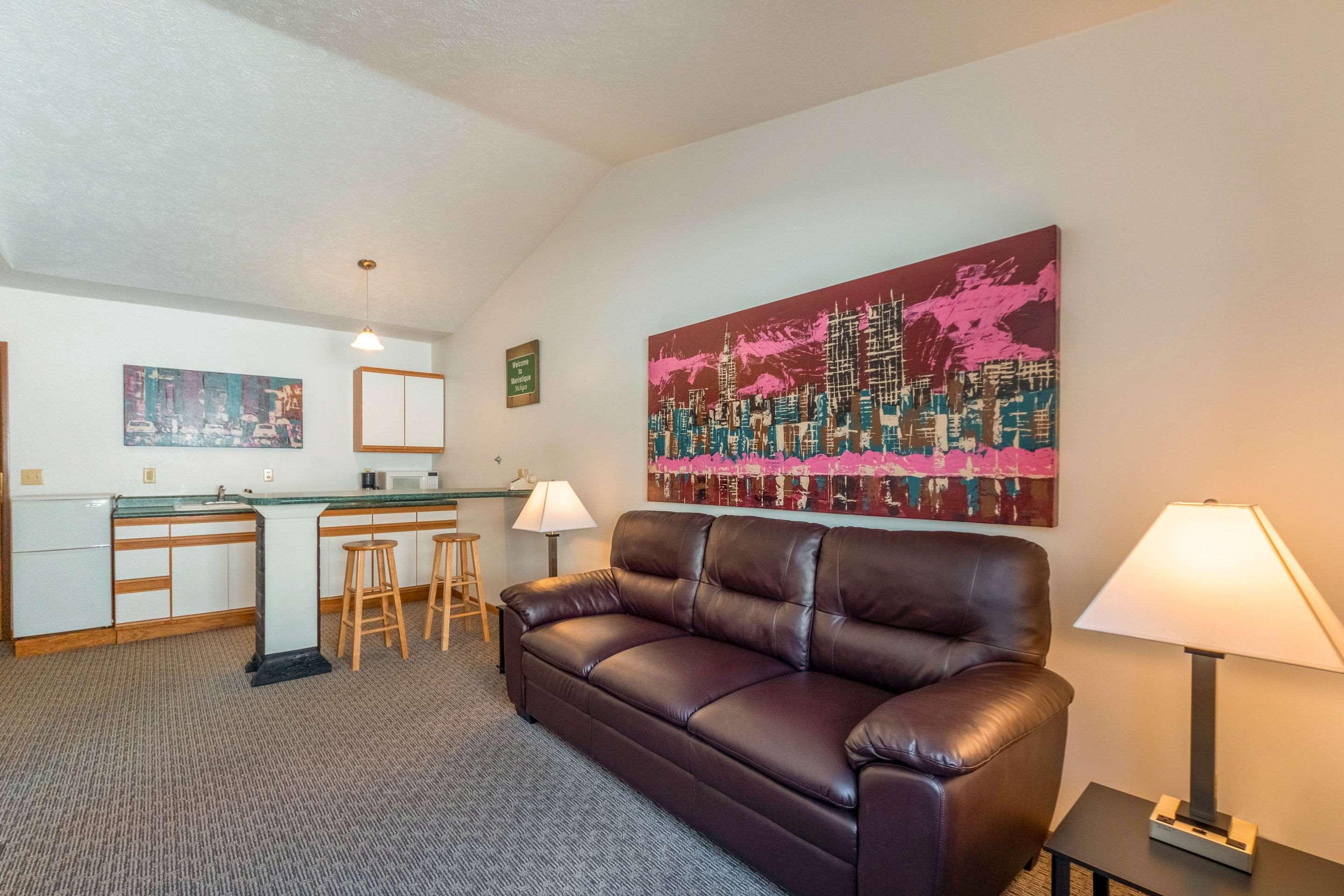 Econo Lodge Lakeshore Manistique Eksteriør billede