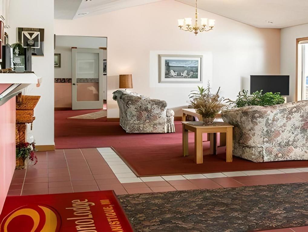 Econo Lodge Lakeshore Manistique Eksteriør billede