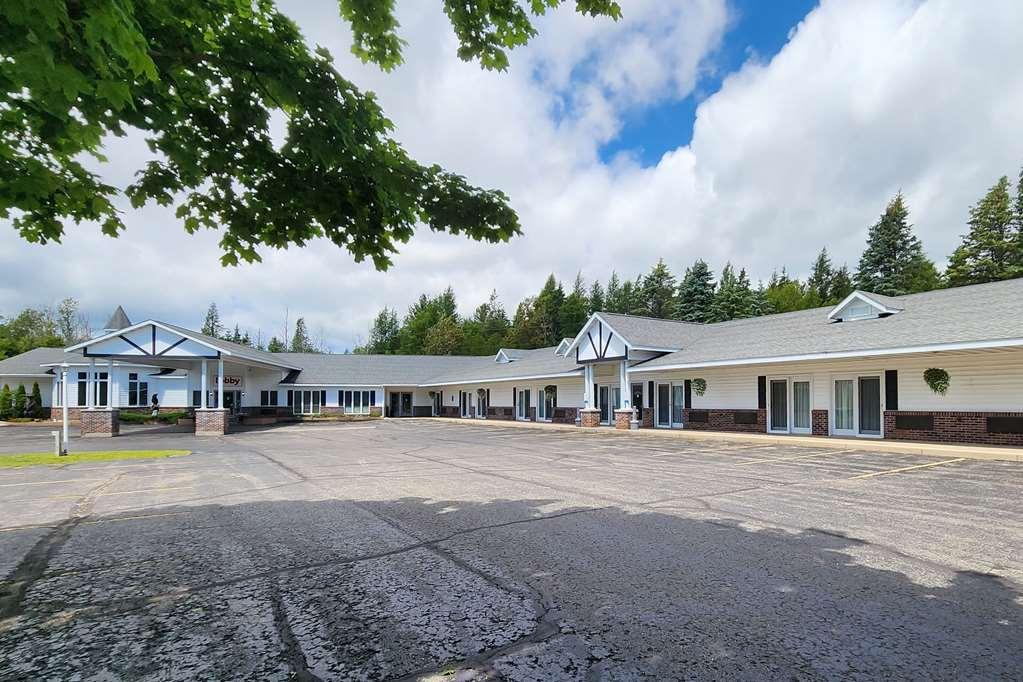 Econo Lodge Lakeshore Manistique Eksteriør billede
