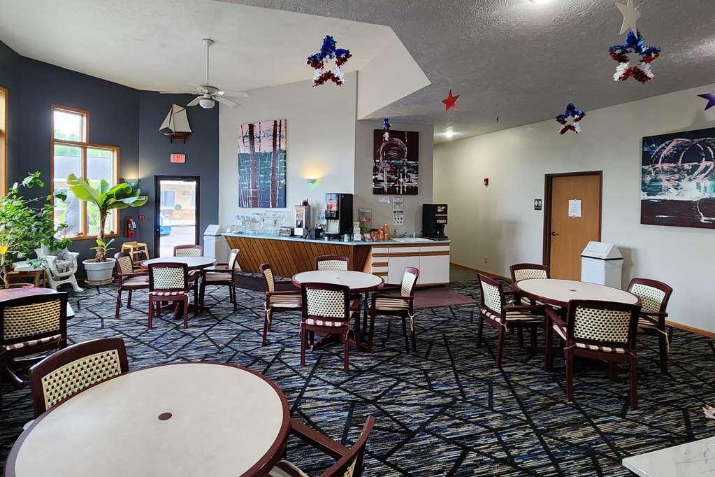 Econo Lodge Lakeshore Manistique Restaurant billede