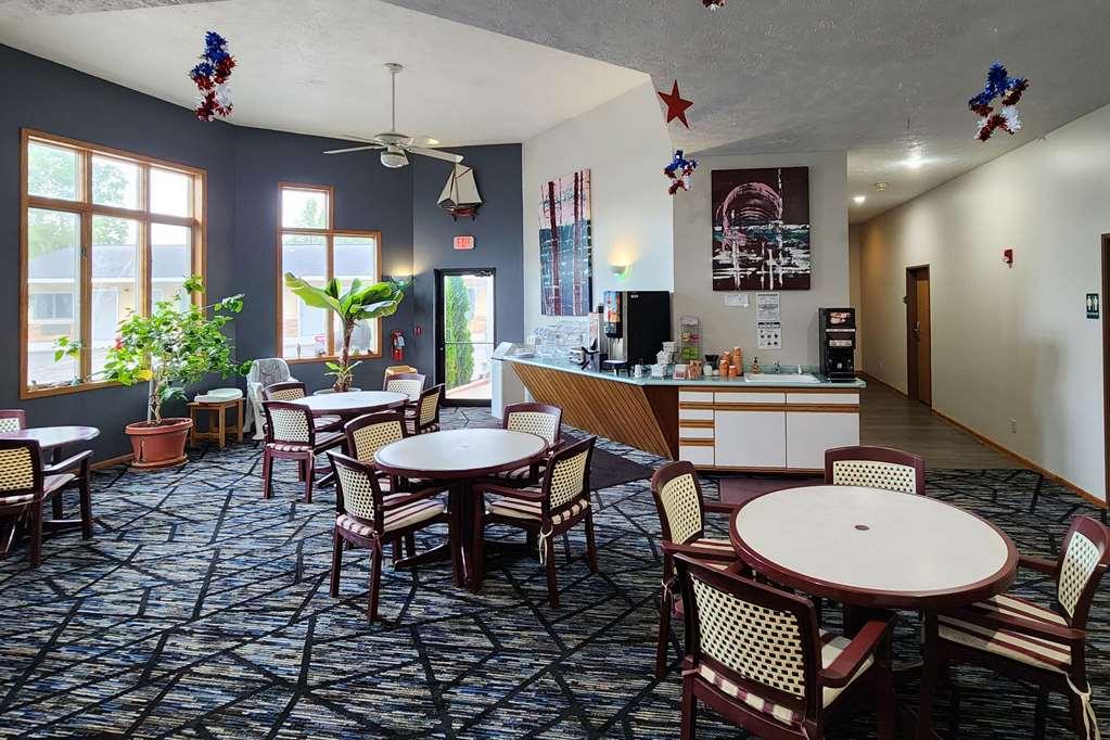 Econo Lodge Lakeshore Manistique Restaurant billede