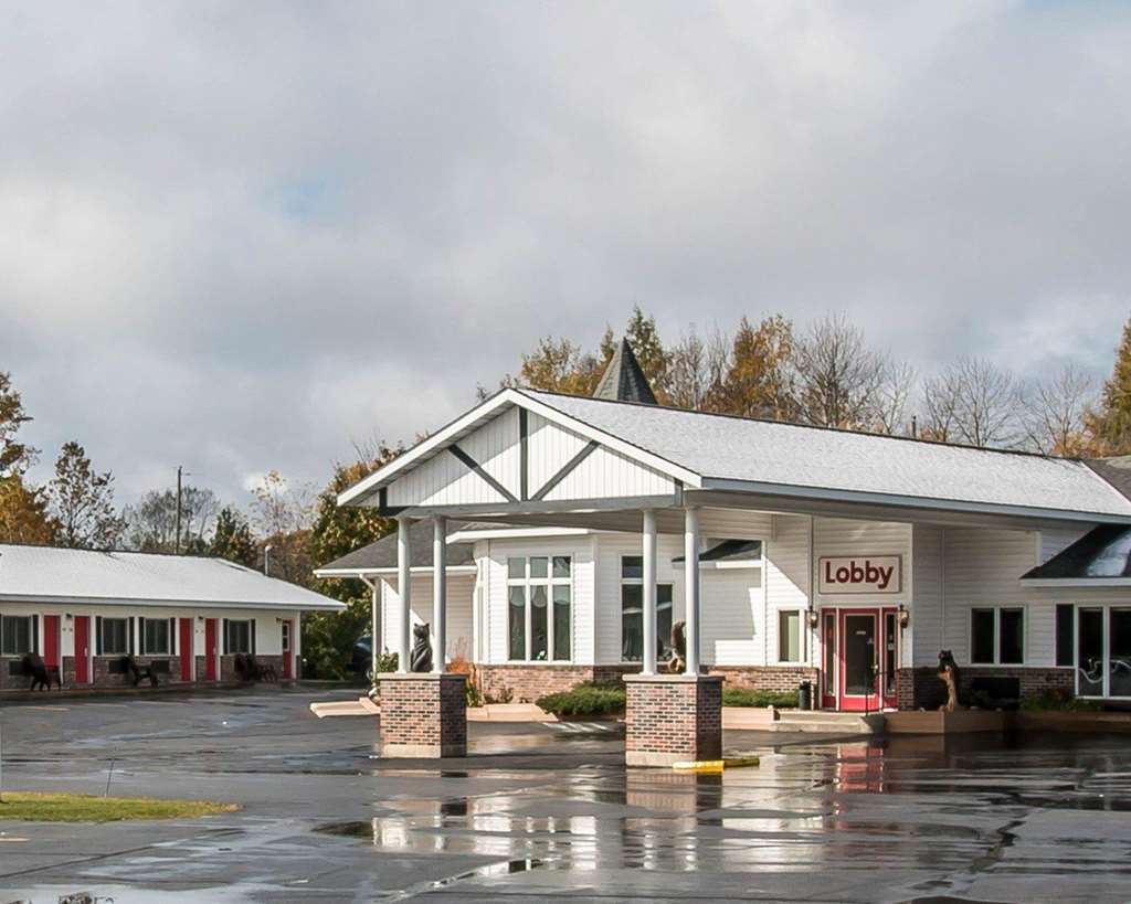Econo Lodge Lakeshore Manistique Eksteriør billede